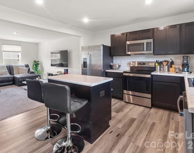 2417 Fathom Way - Photo Thumbnail 5