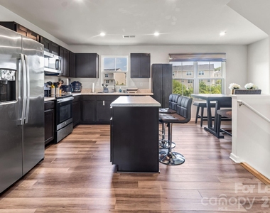 2417 Fathom Way - Photo Thumbnail 4