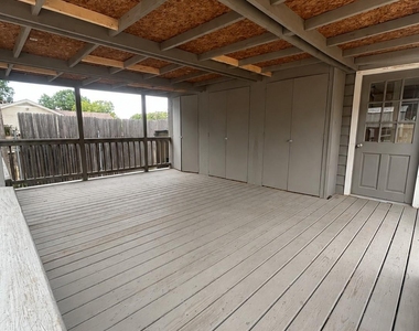 209 N 4th Street - Photo Thumbnail 15