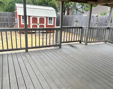 209 N 4th Street - Photo Thumbnail 14