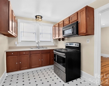 305 Lander Street - Photo Thumbnail 9