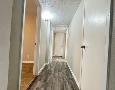3100 Medina Street - Photo Thumbnail 2