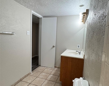 3100 Medina Street - Photo Thumbnail 12