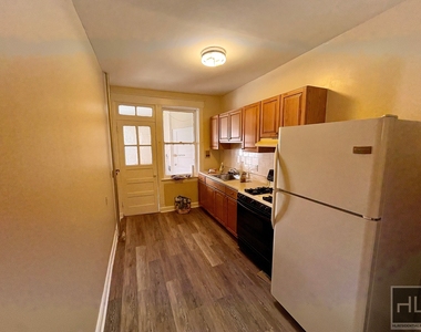 Mclean Avenue - Photo Thumbnail 8