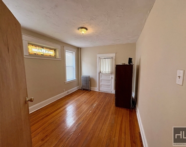Mclean Avenue - Photo Thumbnail 5