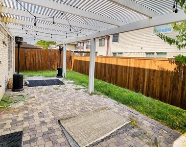3704 Ballet Court - Photo Thumbnail 30