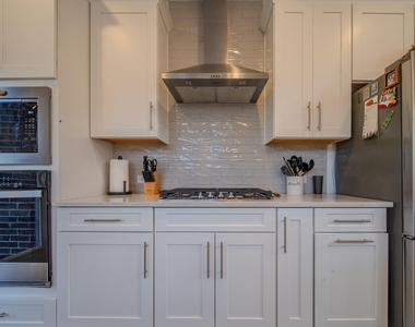 4629 Golden Gate Way - Photo Thumbnail 8