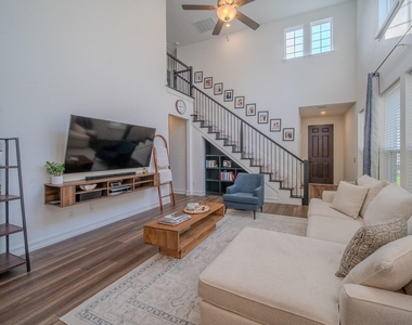 4629 Golden Gate Way - Photo Thumbnail 5
