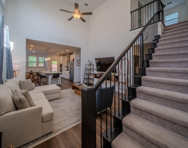 4629 Golden Gate Way - Photo Thumbnail 2