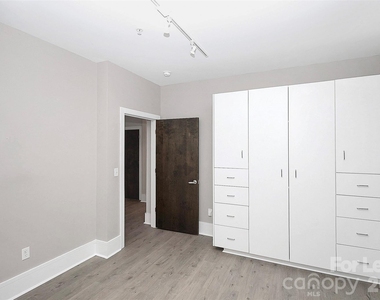 1600 Fulton Avenue - Photo Thumbnail 8