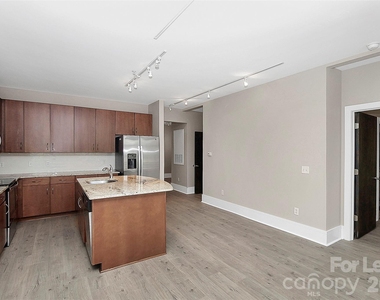 1600 Fulton Avenue - Photo Thumbnail 18