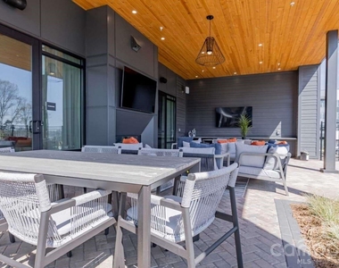 305 Prine Place - Photo Thumbnail 9