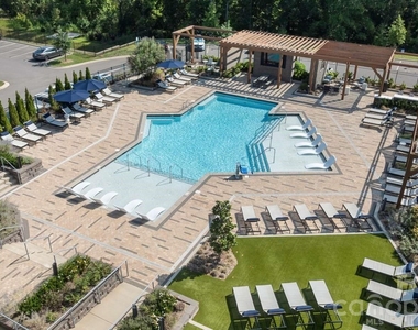 305 Prine Place - Photo Thumbnail 2