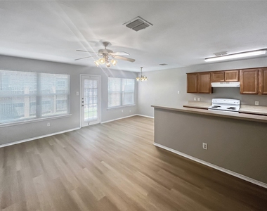 2325 Kingsway Drive - Photo Thumbnail 1