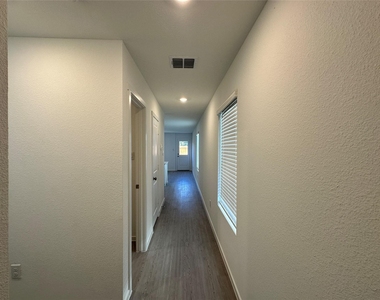 829 Sandhill Crane Lane - Photo Thumbnail 4
