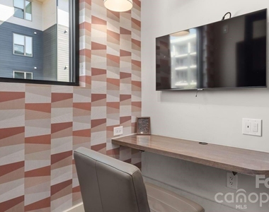 305 Prine Place - Photo Thumbnail 12