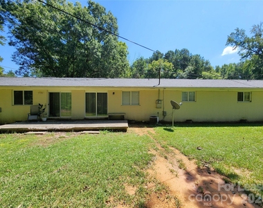 104 Johnson Dairy Road - Photo Thumbnail 12