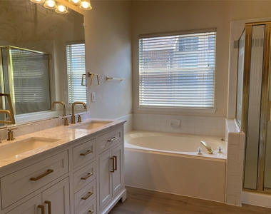 2917 Cheverny Drive - Photo Thumbnail 12