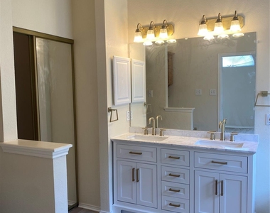 2917 Cheverny Drive - Photo Thumbnail 11
