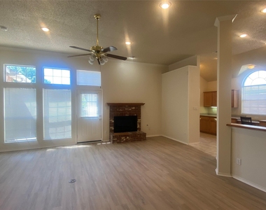2917 Cheverny Drive - Photo Thumbnail 2