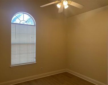 2917 Cheverny Drive - Photo Thumbnail 17