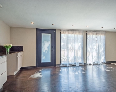 2014 Rugged Drive - Photo Thumbnail 8