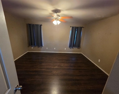 8422 Timberbrook Lane - Photo Thumbnail 13