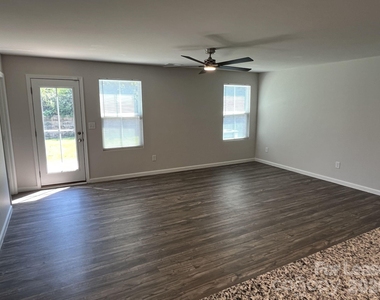 4320 Bowline Drive - Photo Thumbnail 4