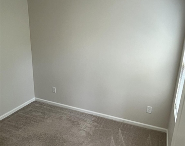 4320 Bowline Drive - Photo Thumbnail 10