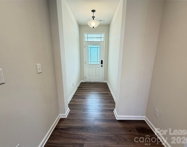 9233 Northfield Crossing Drive - Photo Thumbnail 3