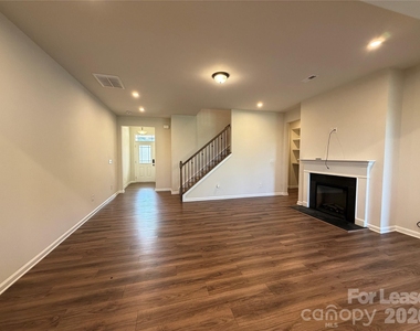 9233 Northfield Crossing Drive - Photo Thumbnail 5