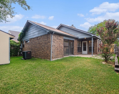 10627 Tall Oak Drive - Photo Thumbnail 14