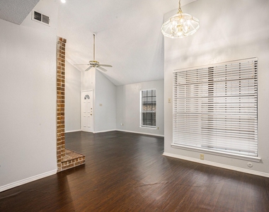 10627 Tall Oak Drive - Photo Thumbnail 3