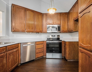 10627 Tall Oak Drive - Photo Thumbnail 5
