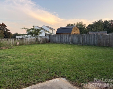 4924 Aldersbrook Drive - Photo Thumbnail 29