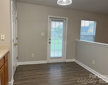 4924 Aldersbrook Drive - Photo Thumbnail 16