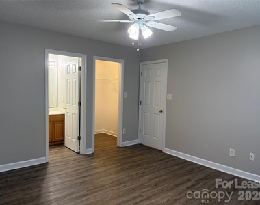 4924 Aldersbrook Drive - Photo Thumbnail 4