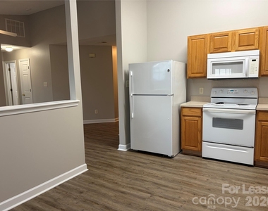 4924 Aldersbrook Drive - Photo Thumbnail 15