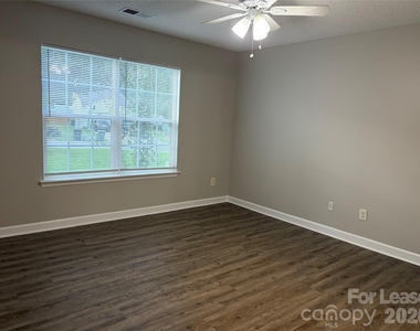 4924 Aldersbrook Drive - Photo Thumbnail 3