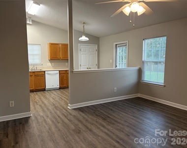 4924 Aldersbrook Drive - Photo Thumbnail 12