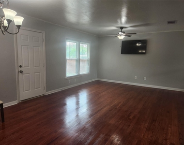 3533 Binyon Avenue - Photo Thumbnail 9
