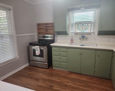 3533 Binyon Avenue - Photo Thumbnail 6