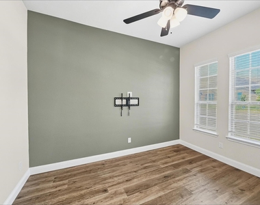 1073 Fleetwood Drive - Photo Thumbnail 20