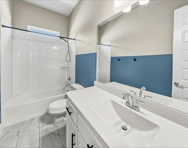 1073 Fleetwood Drive - Photo Thumbnail 18