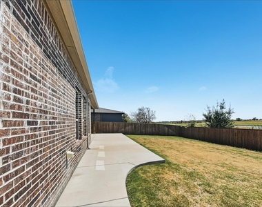 1073 Fleetwood Drive - Photo Thumbnail 25