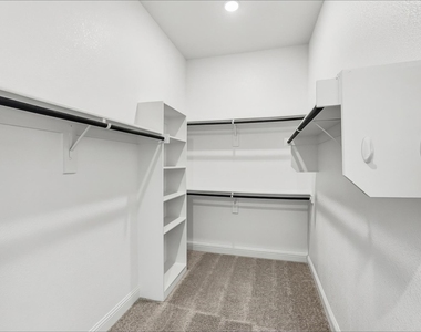 1073 Fleetwood Drive - Photo Thumbnail 22