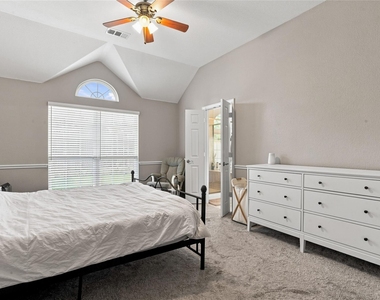 887 Woodrow Drive - Photo Thumbnail 11