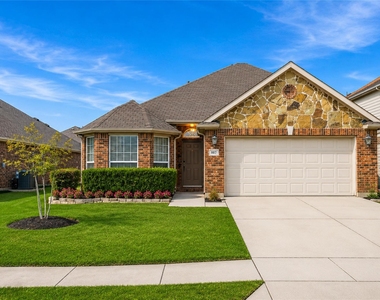 887 Woodrow Drive - Photo Thumbnail 1