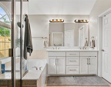 887 Woodrow Drive - Photo Thumbnail 13