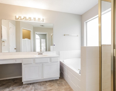 1146 Finch Circle - Photo Thumbnail 12